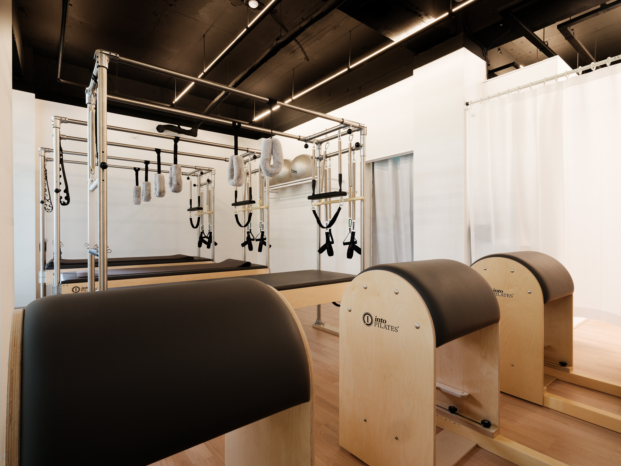 매장 사진 필라테스